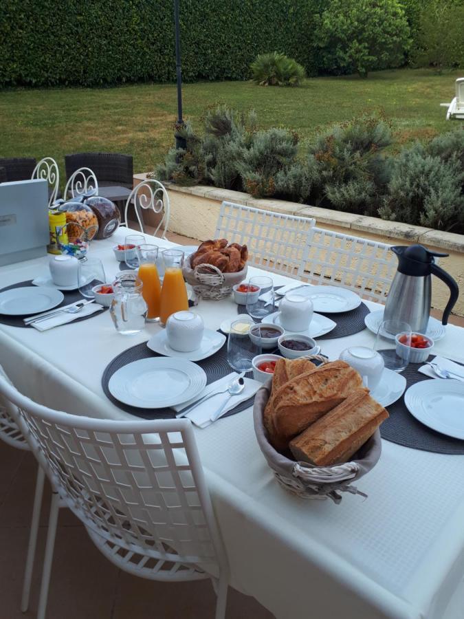 Bed and Breakfast L'Aur~élie Lalinde Esterno foto